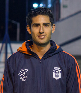Entrenador de escuela de fútbol B y D en Quito Entrenador de escuela de fútbol B y D en Quito